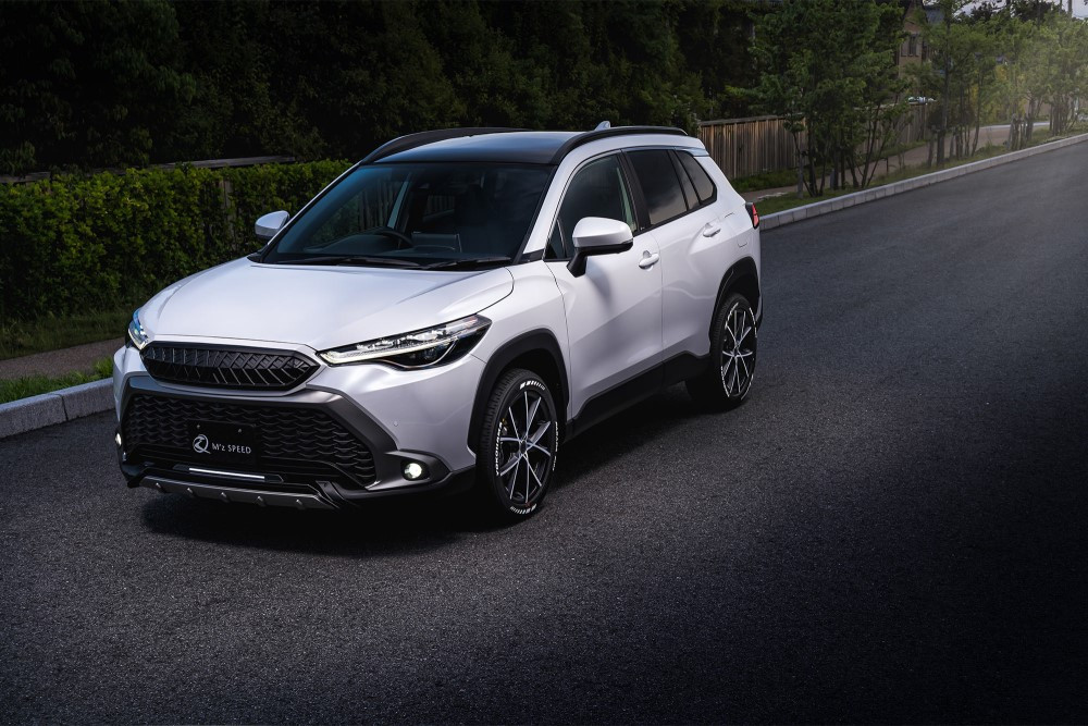 【トヨタ カローラ クロス】 クロスライン リアゲート スポイラー  (AES製) 【カーボン柄 ブラック仕様】