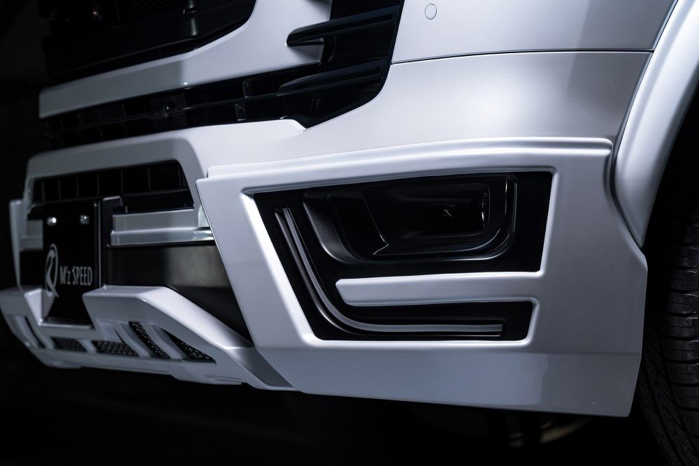 【トヨタ 300系 ランドクルーザー ZX】 ラヴライン フロントハーフスポイラー （AES製） 【つや消し ブラック仕様】 