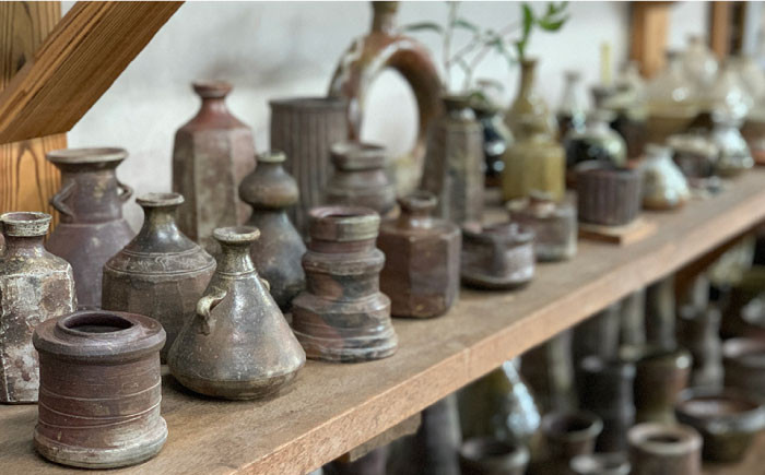 マットなかっこいい黒のコロンとしたフォルムが手に馴染むカップ