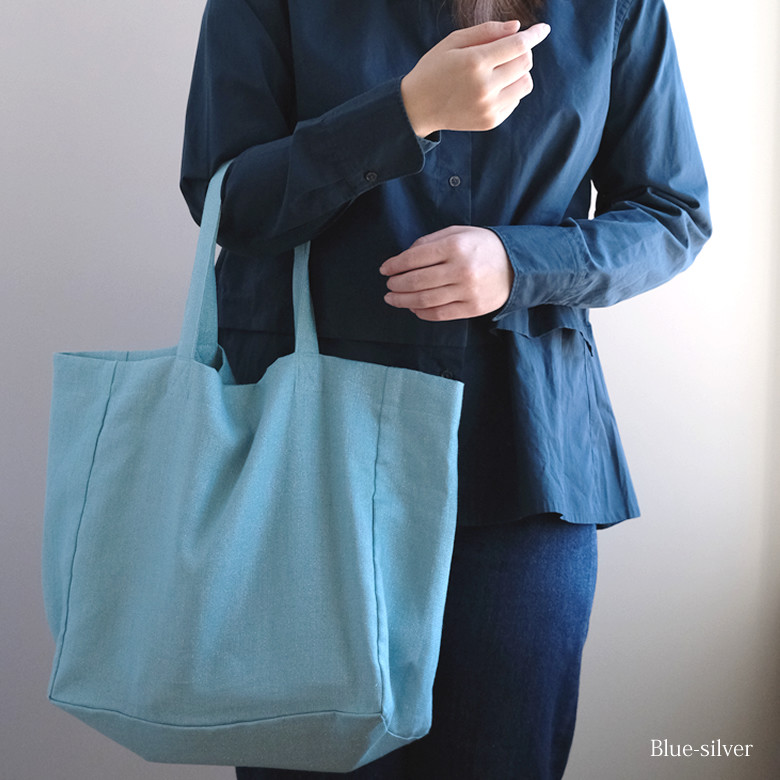 爽やかな印象のBlue-silverのリネン トートバッグ。
