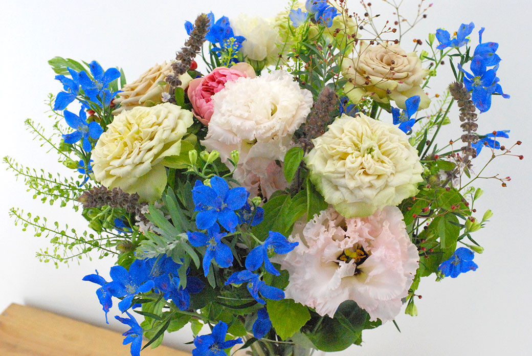 【6回定期便】★★★届いたら、いつもの花瓶に入れるだけ!簡単管理の おしゃれ ブーケ ♪初回 花瓶 付き、毎回延命剤付き!!