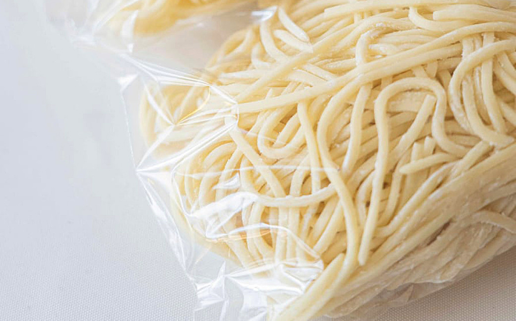 令和4年に製麺機を導入。北海道産小麦を使った「自家製麺」はもっちり食感。