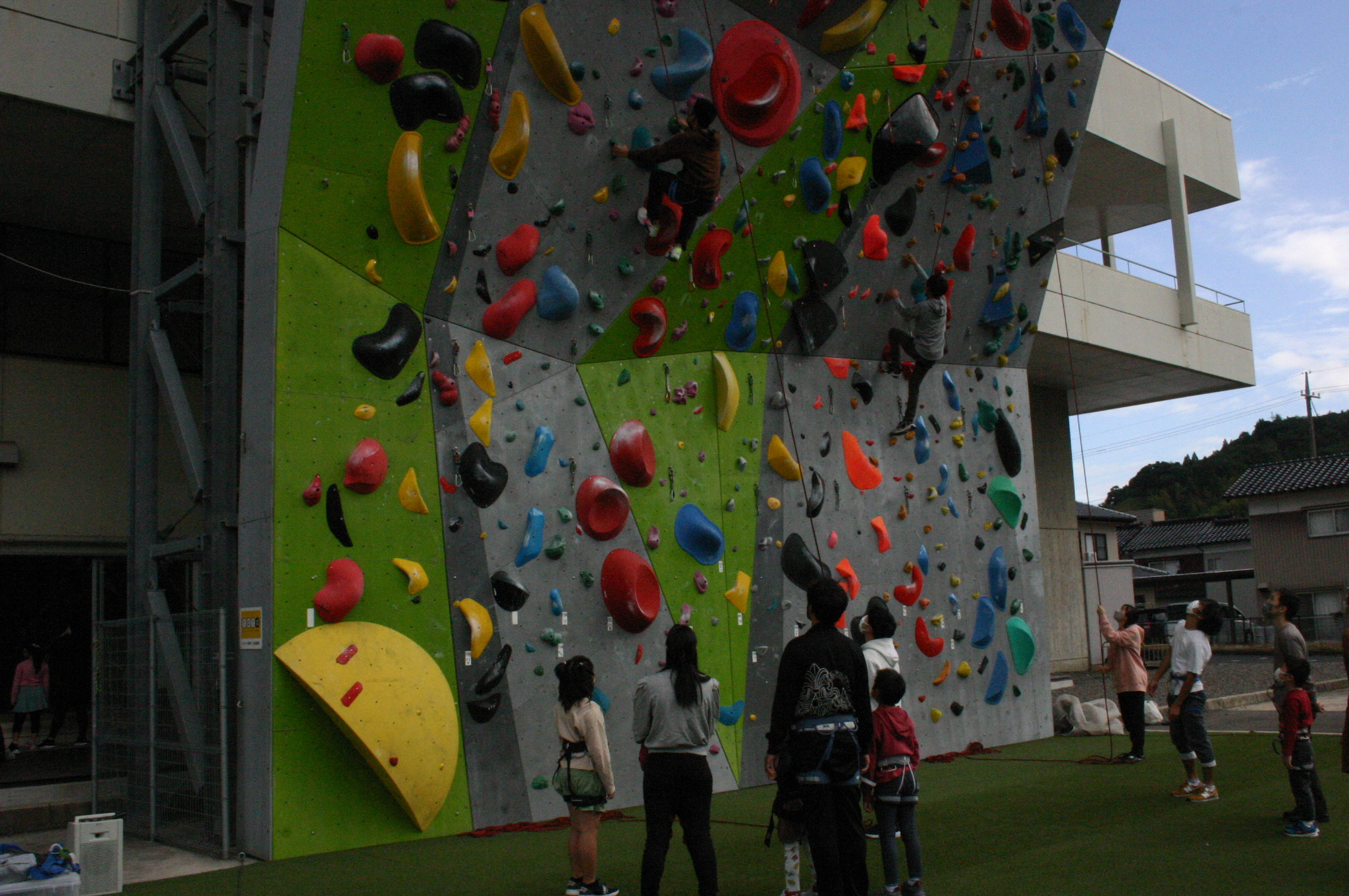 今年（令和４年）実施した親子スポーツクライミング体験教室の様子