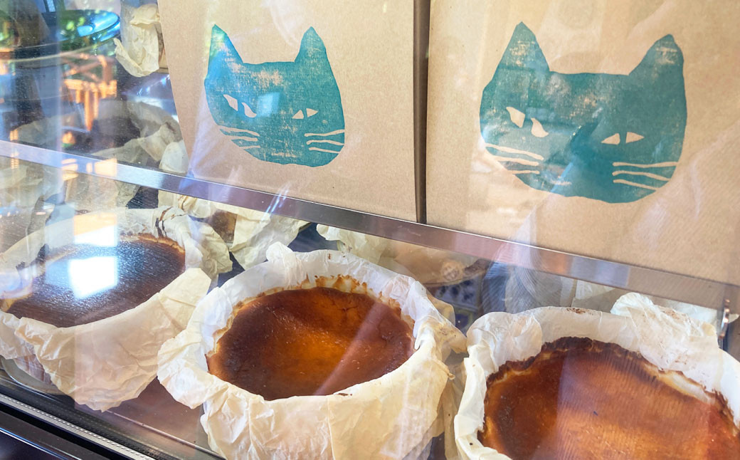 赤い看板のアオチー（ブルーチーズ） 1ホール 15cm 450g