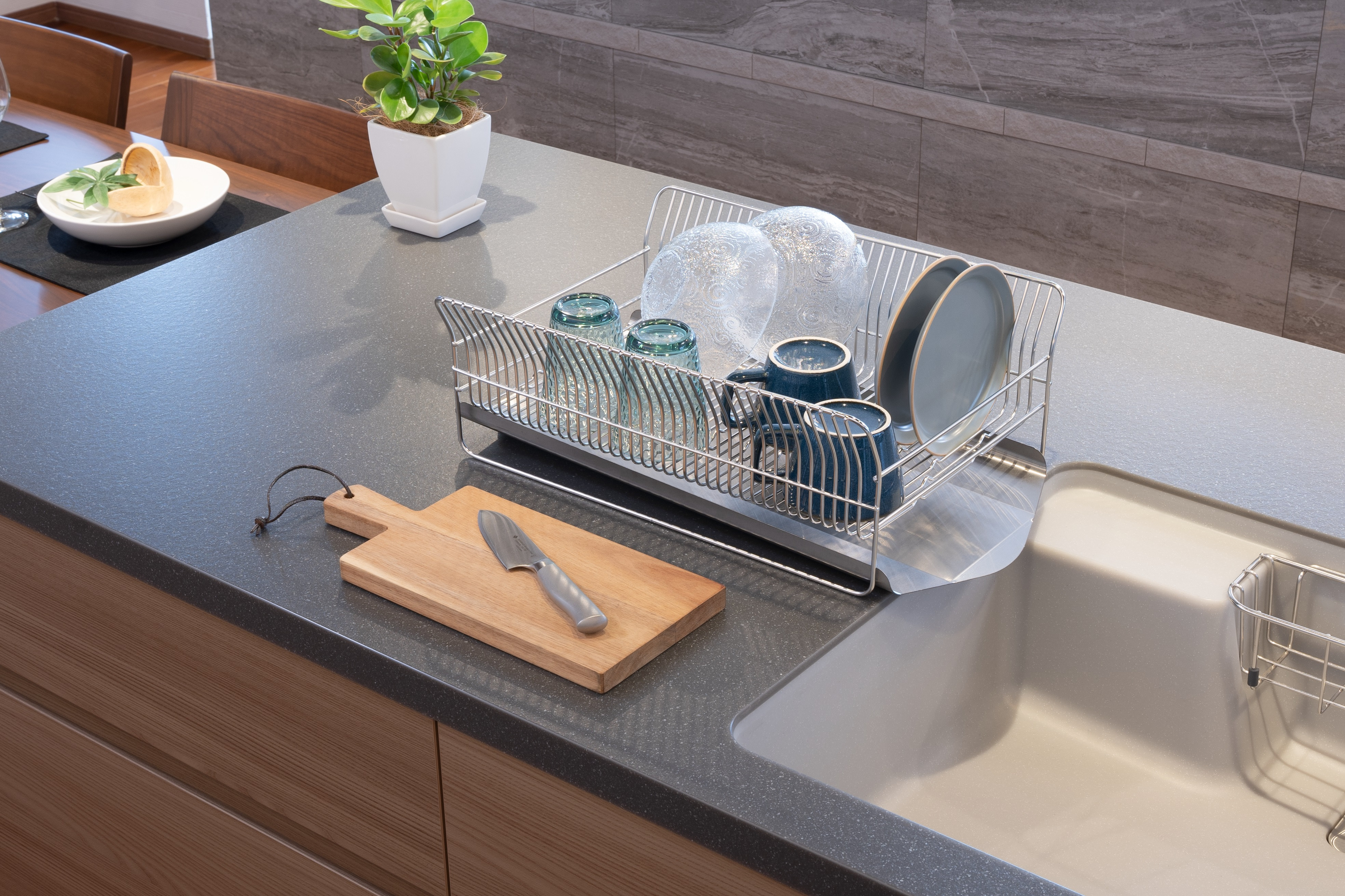 燕三条のおすすめ品 水切りラック[ハナウタ] おしゃれなステンレス製キッチン用品 水切りラック 横置き シルバー