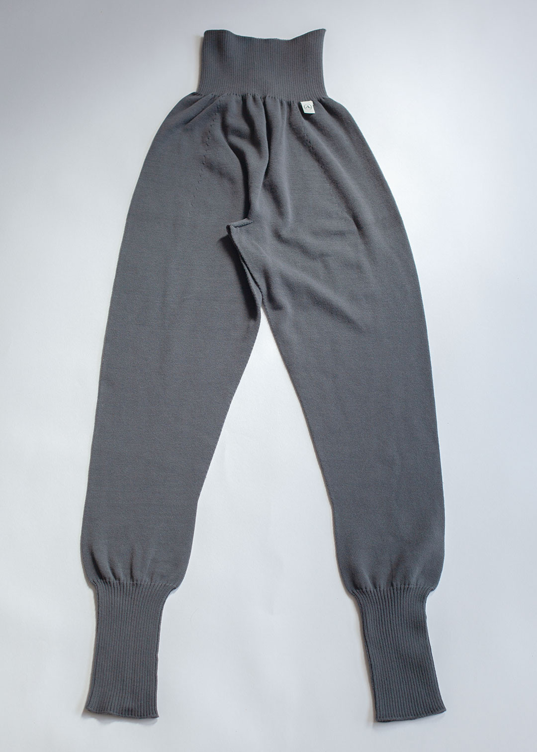 色：ディープグレー