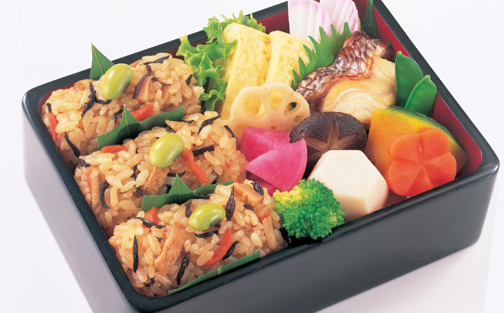 カルシウムや食物繊維、鉄分も豊富なひじきがたっぷりの炊き込みご飯は、お子様のお弁当にも大活躍間違いなし♬