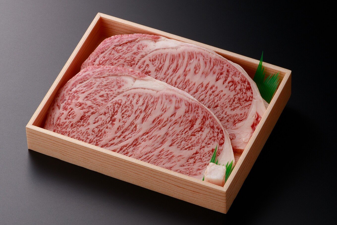 奥出雲和牛は上品な脂身の美味しさが特徴!食べ応え十分のサーロインステーキ!