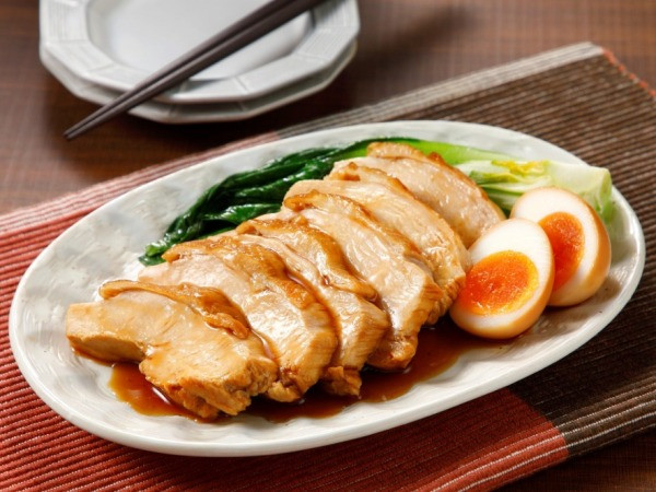 むね肉を美味しく調理(むね肉でしっとりチャーシュー)