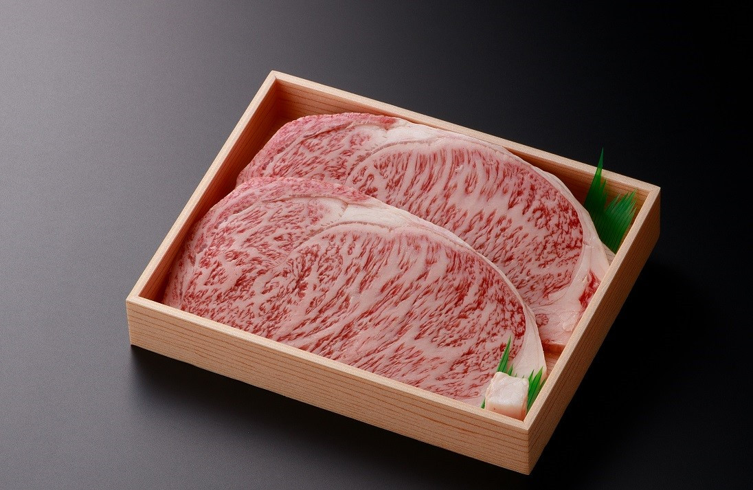 美しいサシが奥出雲和牛の特徴。贈答用にもどうぞ。