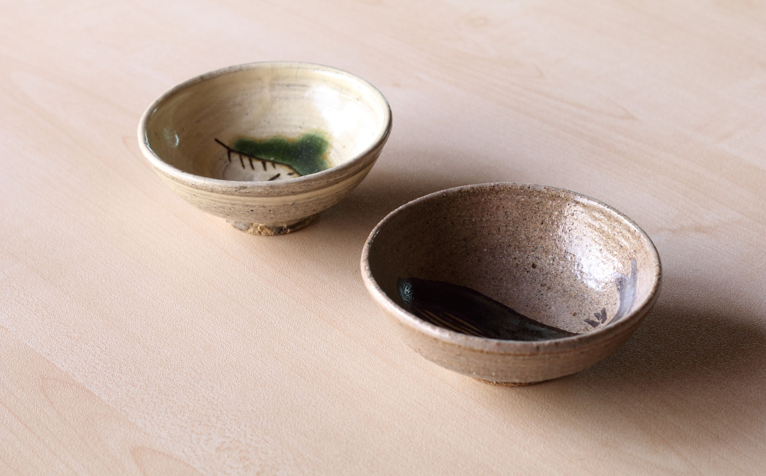 王天家窯 刷毛目松文盃と絵唐津鯨文盃