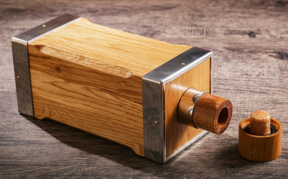 ミズナラボトル（角型） 蒸留酒用 木製ボトル 1本 最大300ml （270ml推奨） 【ウィスキーにさらなる熟成を】