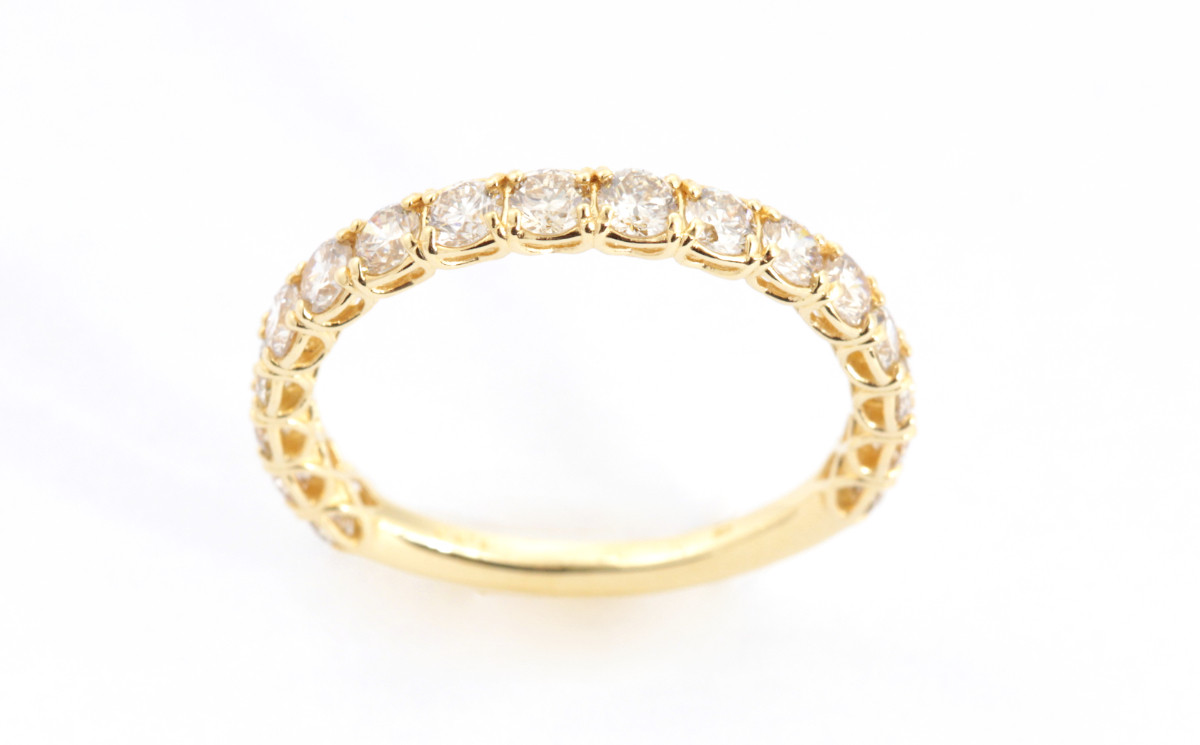 ゴールドに1.00ctのダイヤが映えます