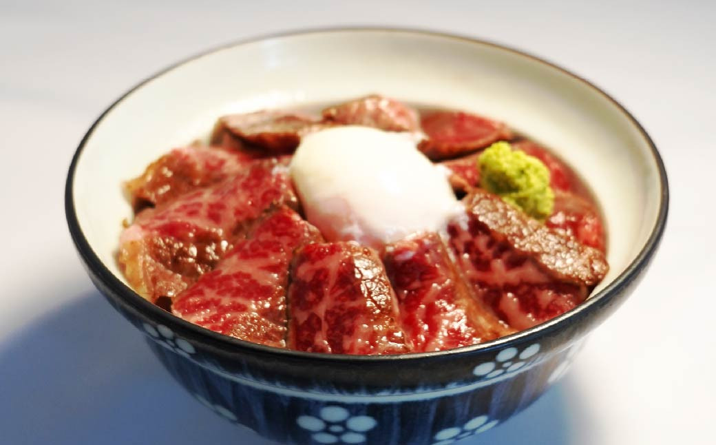 阿蘇 あか牛丼 (1個) と 阿蘇 あか牛 ハンバーグ (2個)