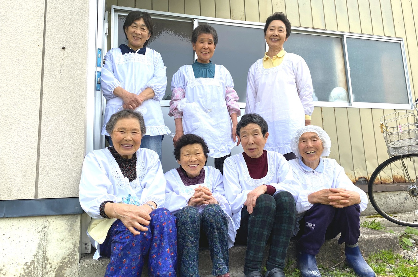 西和賀町・左草地区のお母さんたちが作っています。