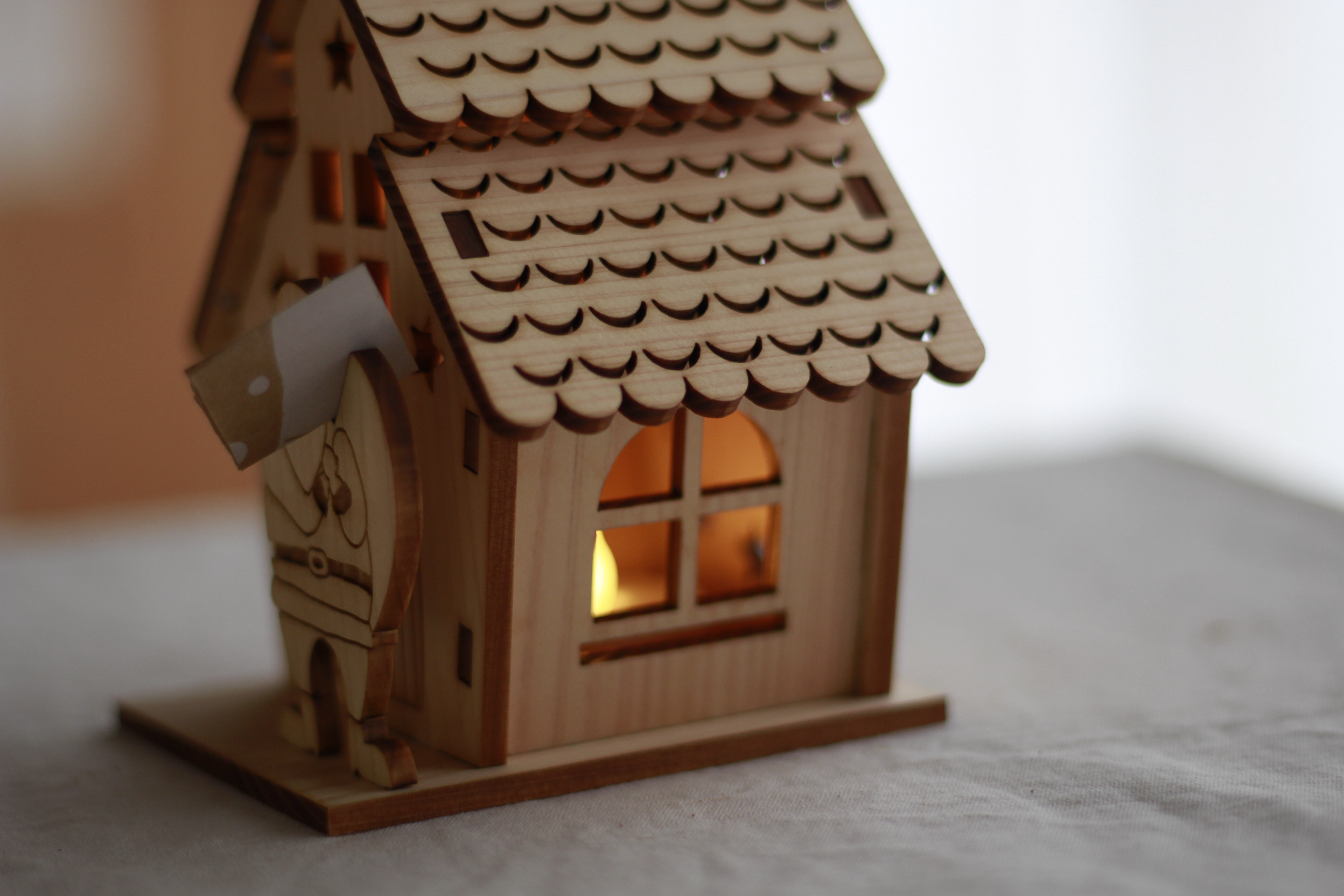 あかりの灯るクリスマスのおうち(おうちでつくるキット)