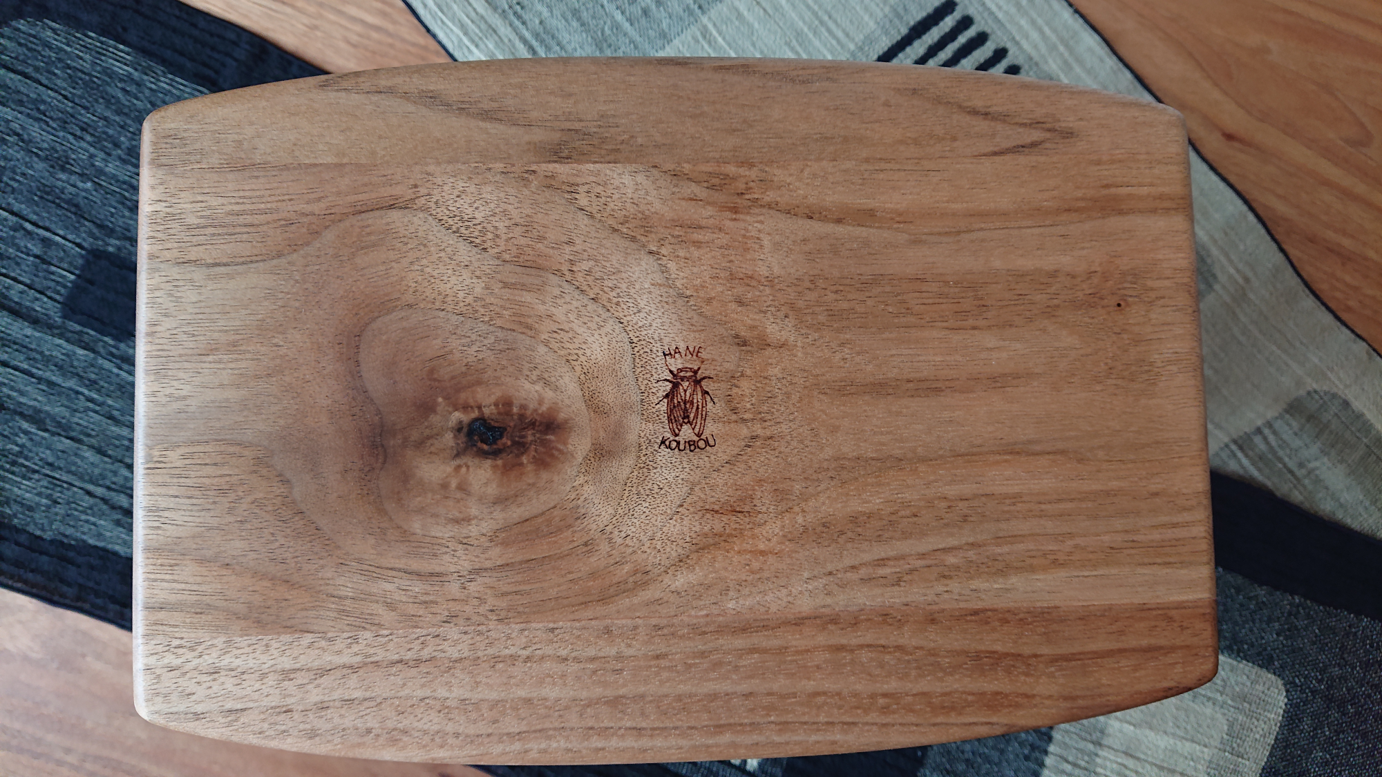 ※写真はイメージとなります。
スツール１個となります。