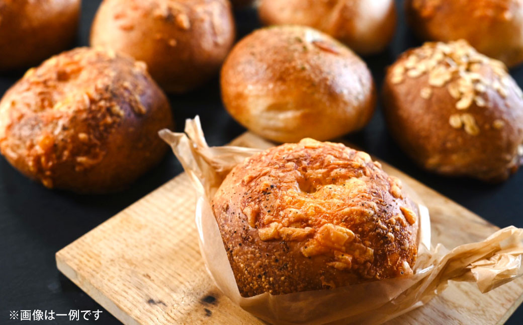 【3ヶ月定期便】【全粒粉使用のふんわりベーグル】福岡の隠れ家カフェCRAMBOX 人気のベーグル 13~14個 詰め合わせ