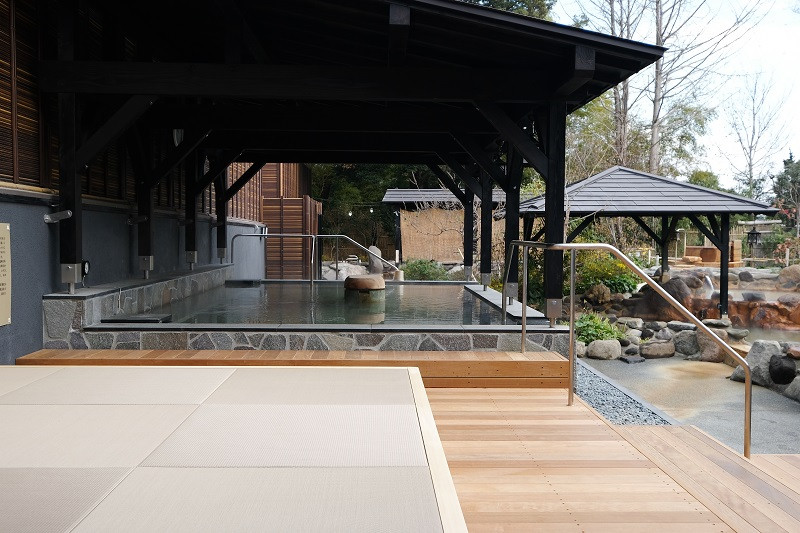 高濃度炭酸温泉「浮雲（うきぐも）」男性側