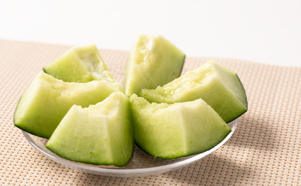 お届け後すぐはシャキッ！とした食感！よく熟れると柔らかな食感！お好みの食感が楽しめるメロンとなっています♪