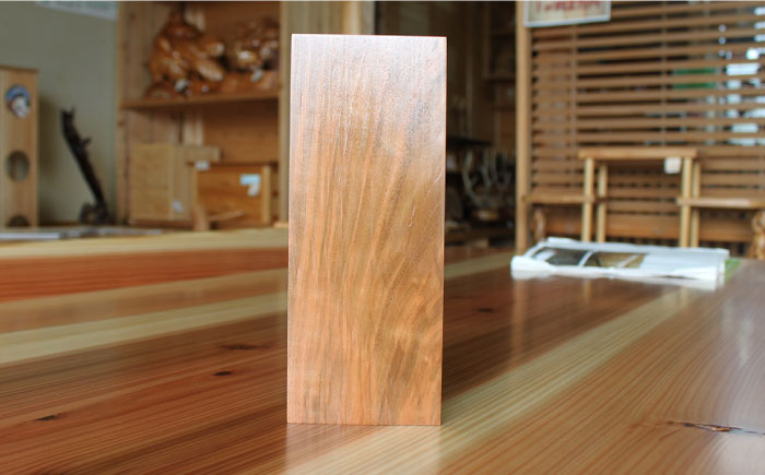 築上町産木材を使用した木の表札。重厚感や木のぬくもりがおススメです！