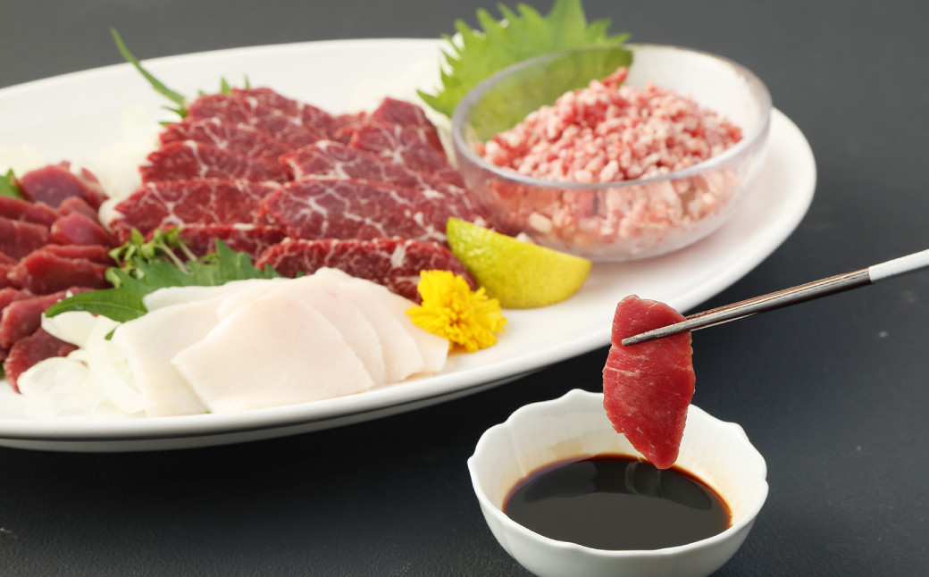 馬肉専門店の馬刺し大満足のファミリーセット
