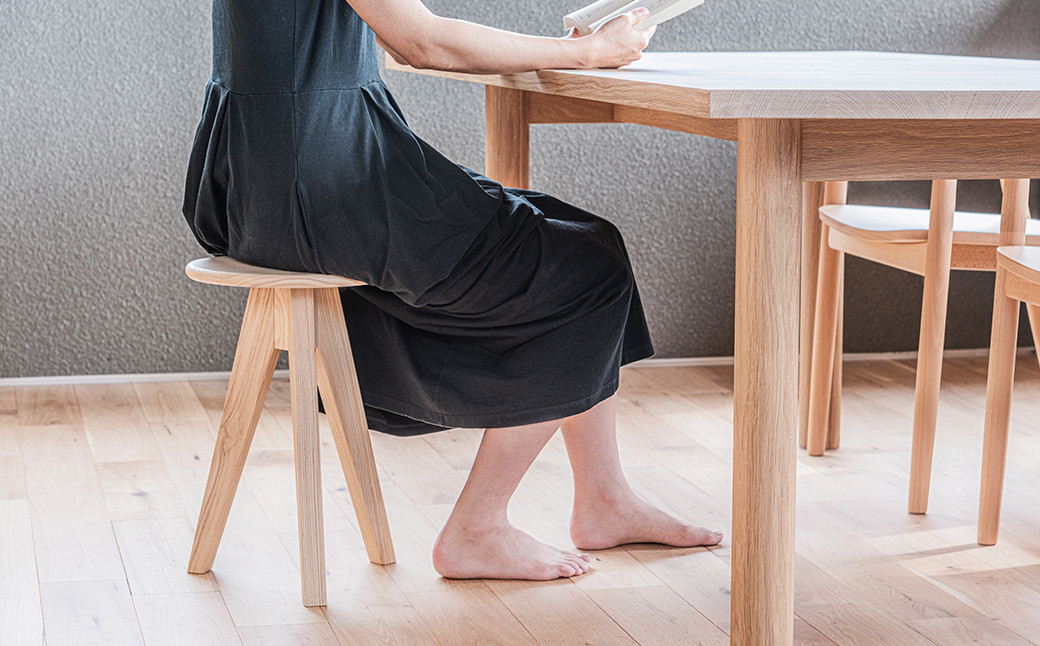 ミツキ スツール【センダン】