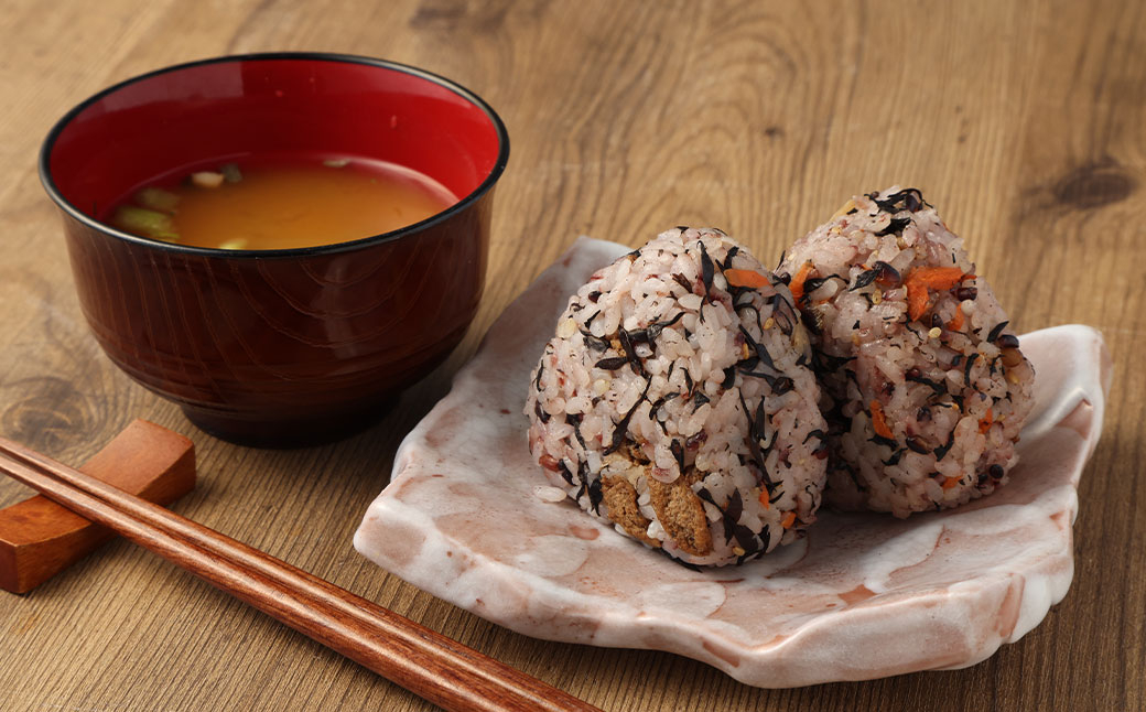 【2ヶ月毎5回定期便】五穀米おにぎり（ひじき） 15個 計75個