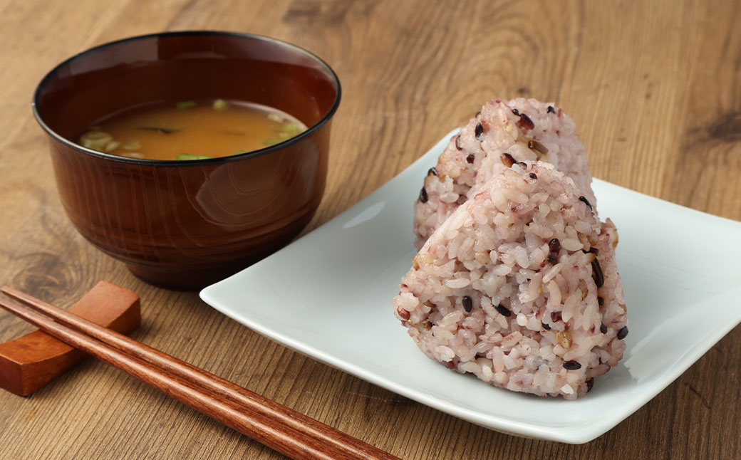 【1ヶ月毎4回定期便】五穀米おにぎり（昆布） 計60個（15個×4回）