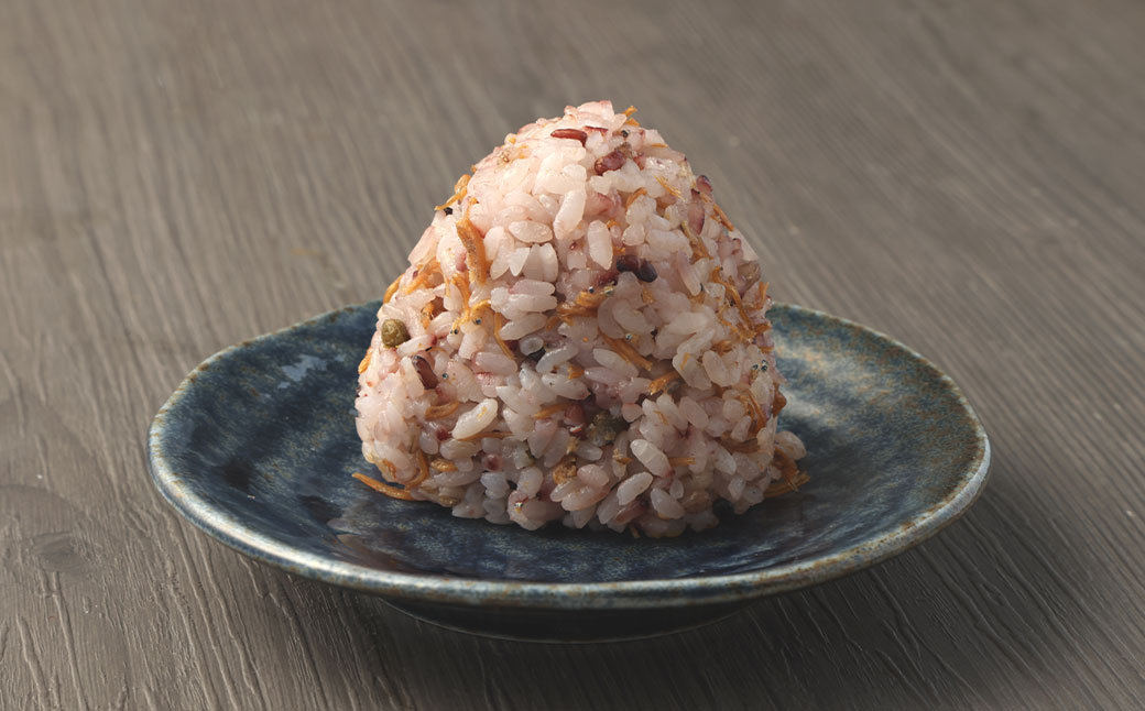 【4ヶ月毎3回定期便】五穀米おにぎり（ちりめん） 15個 計45個