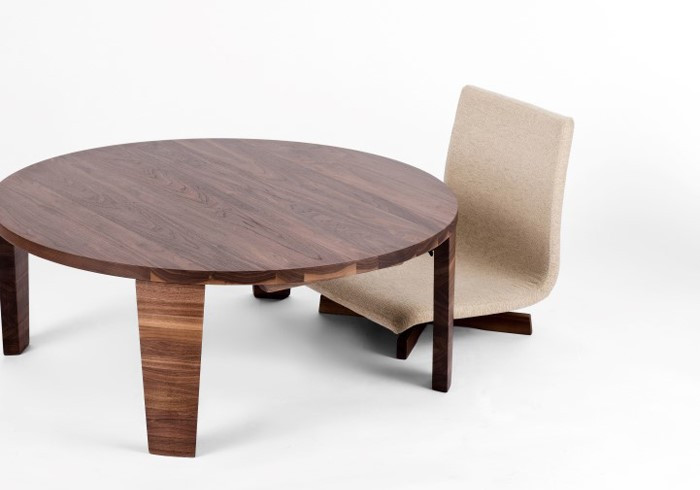 返礼品はチェアのみです。