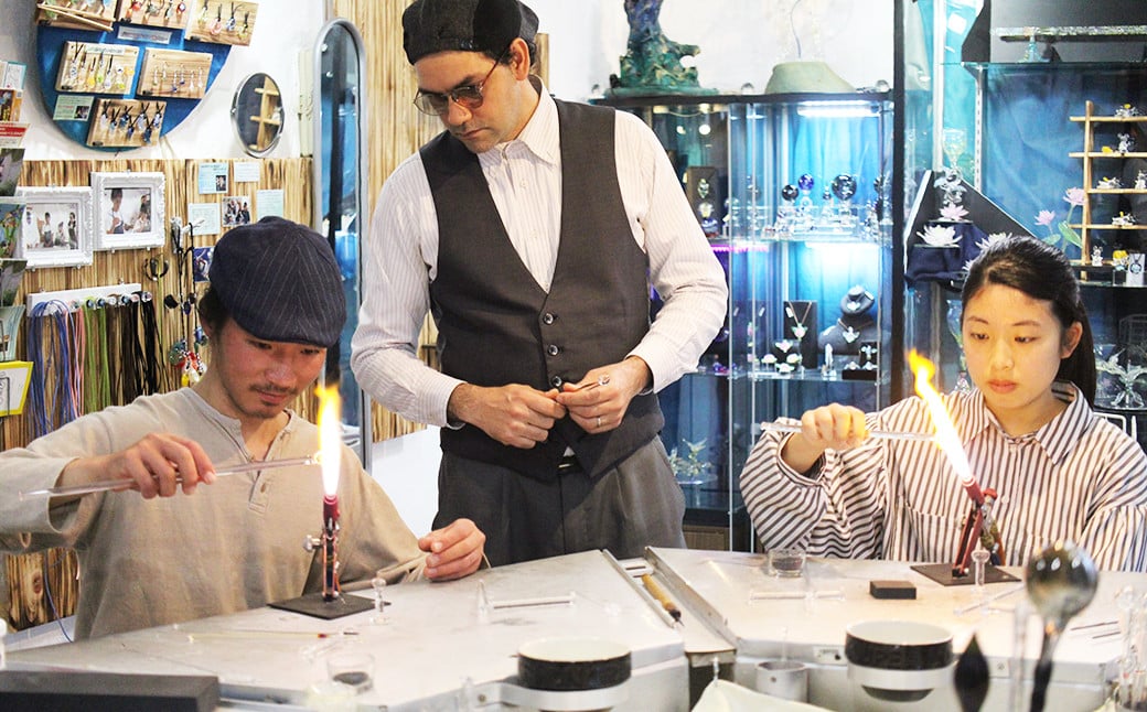 講師が丁寧に指導いたしますので、初心者の方でも簡単に高品質な作品がお作りいただけます。