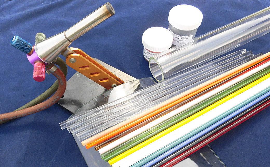 原料は高品質と定評のある、チェコの耐熱ガラスSIMAXを使用しています。