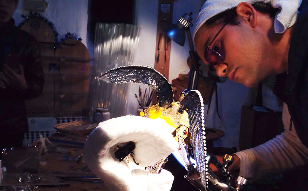 講師は、鴨川市に移住されたガラス工芸作家 ソウザ ムリロ氏。丁寧でわかりやすく指導いたします。