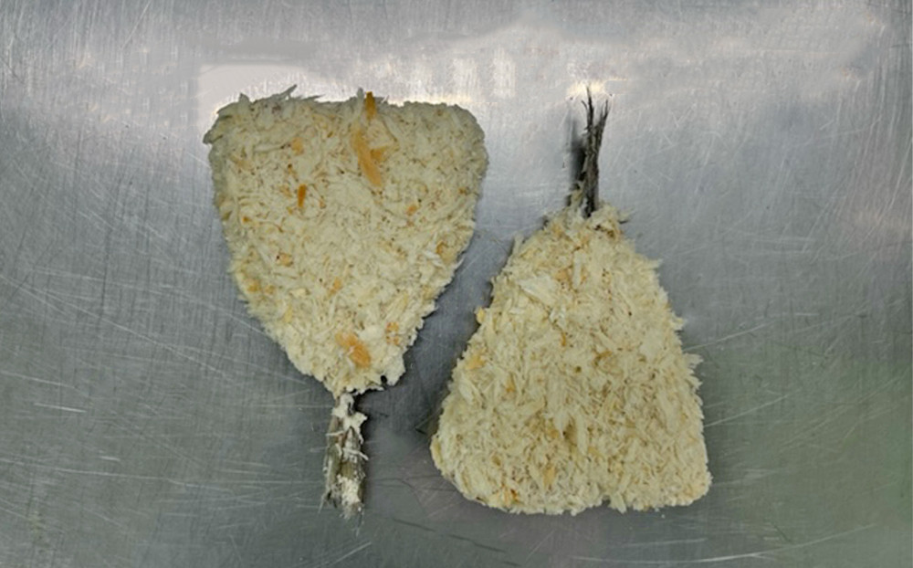 パン粉を付けた状態でお届けするのでそのまま揚げていただくだけで召し上がれます。