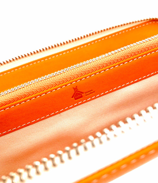 刻印（画像はオレンジです）