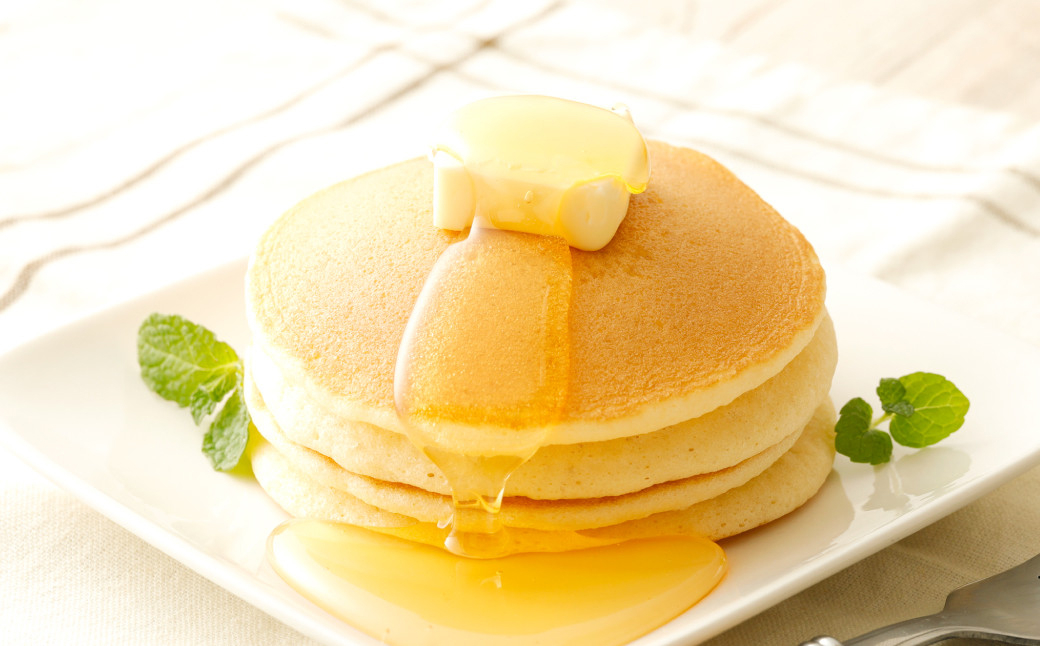 熊本の豊かな水、大地、自然の美味しさを1つに凝縮したれんげと百花の蜂蜜です。