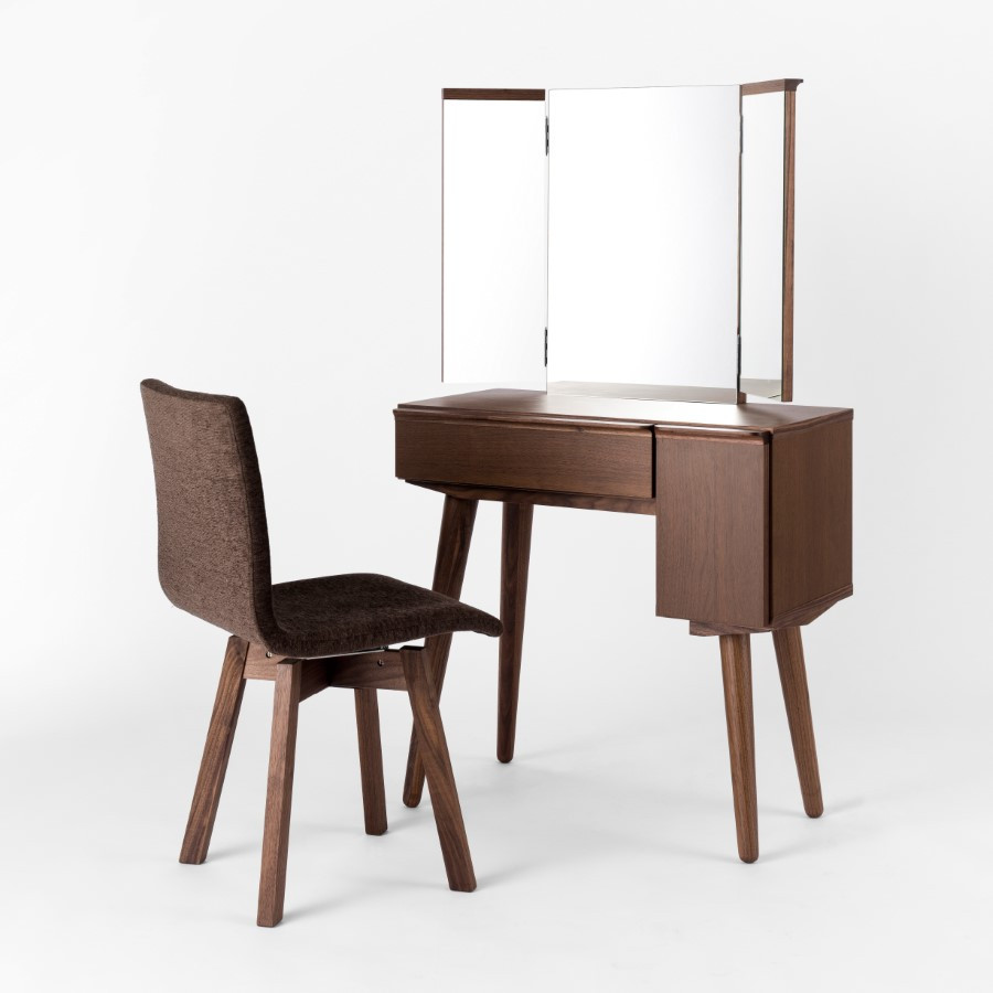 返礼品にドレッサー以外は含まれておりません。