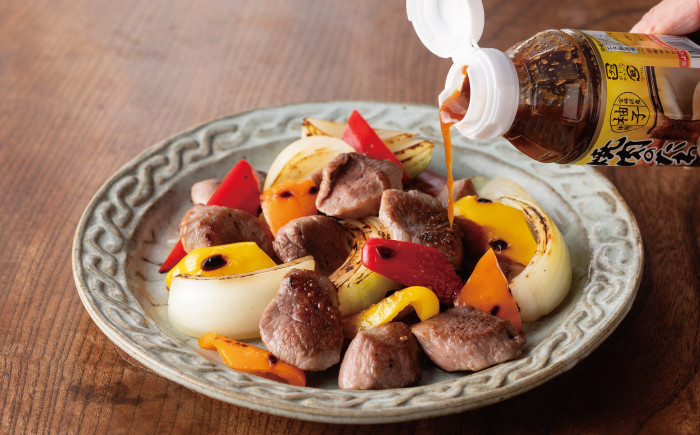 醤油をベースにゆずをふんだんに使用したクセになる旨さの万能たれです