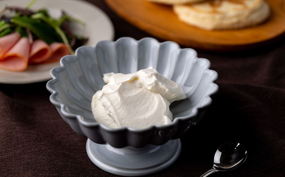 「ガラ」はギリシャ語で乳牛の意味!濃厚で旨味と酸味がしっかり感じられる、ギリシャヨーグルト。