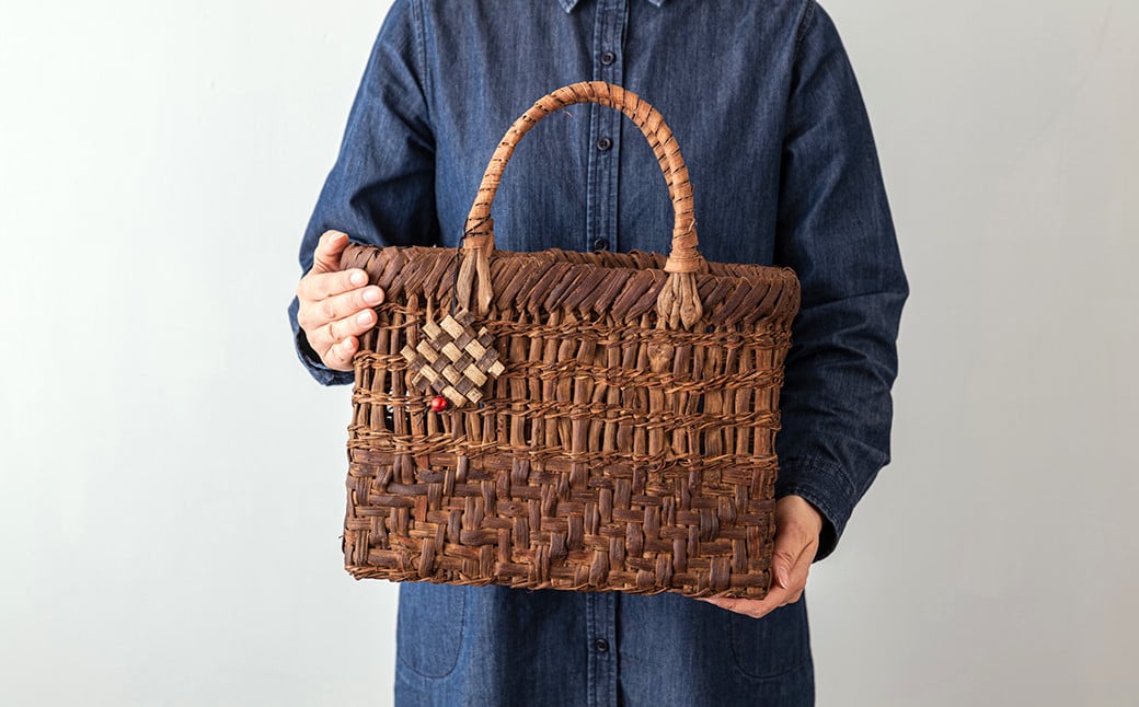 手作りなので１つ１つ風合いが異なりオリジナリティにあふれています