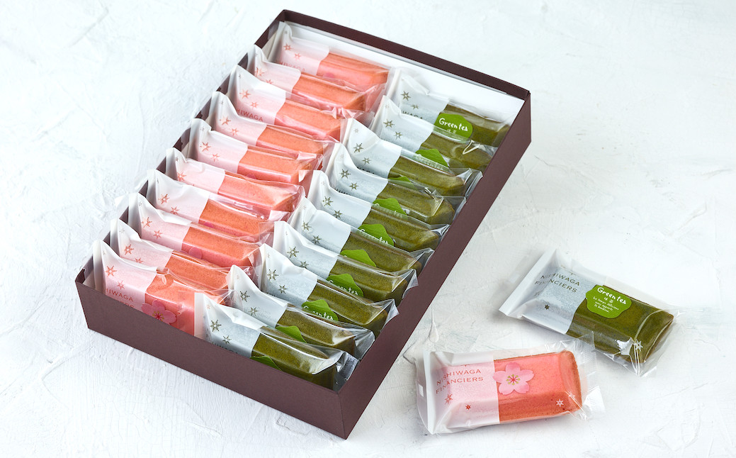 桜10個と抹茶10個の20個入り1箱をお届けします