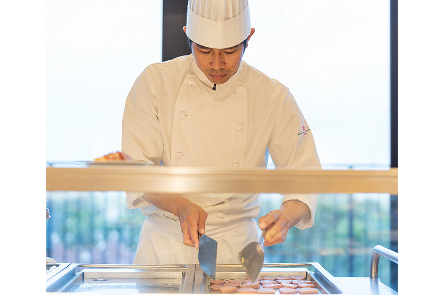 【サザンビーチホテル＆リゾート沖縄】オーシャンビューレストランランチブッフェ券　2名様（全曜日可）