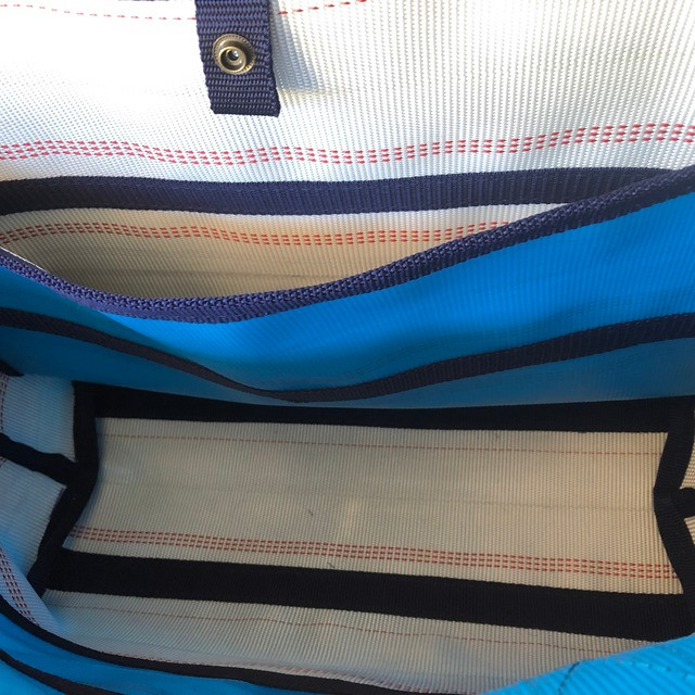 FIRE HOSE PRODUCTS トートバッグＡタイプ バイカラーブルー Ｌ
※写真は、【パイピングカラー：紺】です。