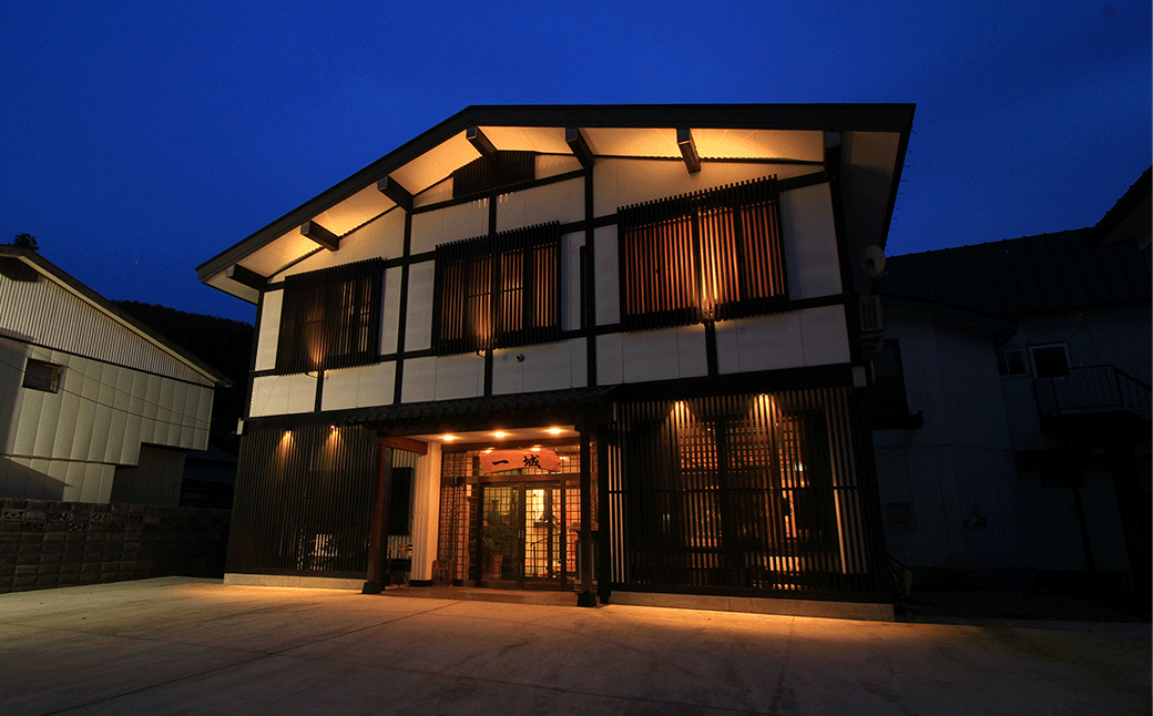 源泉かけ流しの温泉とお料理で癒やしのひと時をお過ごし下さい。