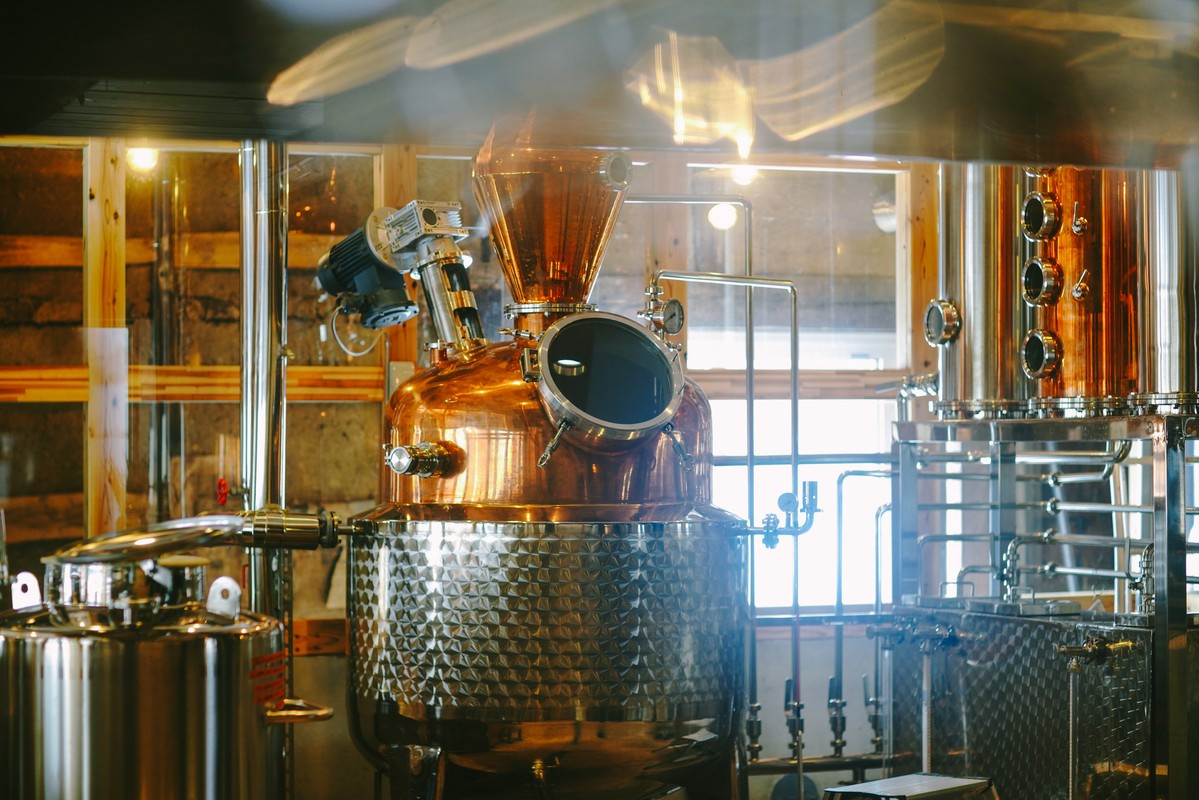 信濃町の古海地区・菅川の築140年の古民家を改装して作られた蒸留所で、作成・蒸留・熟成・瓶詰めまで行っています。