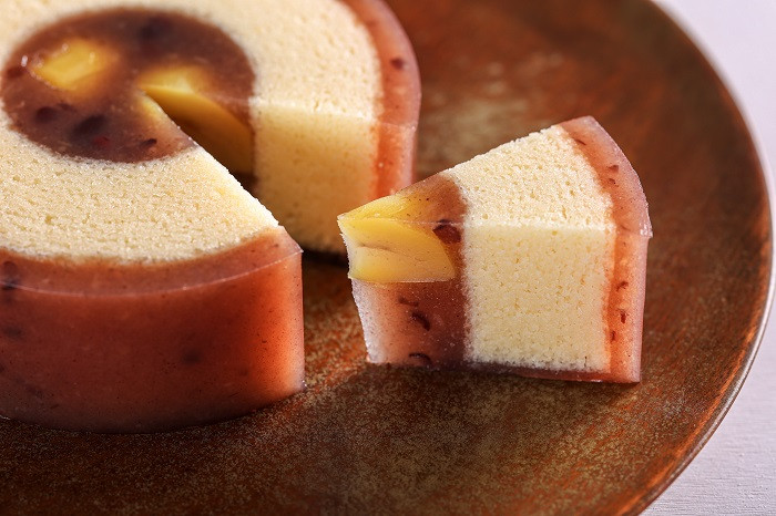 日本食料理人が米粉バウムクーヘンを開発しました。(栗羊羹)