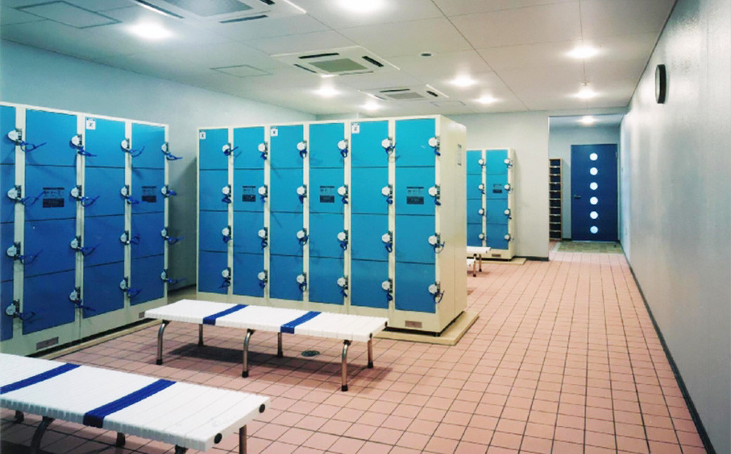 男・女別更衣室