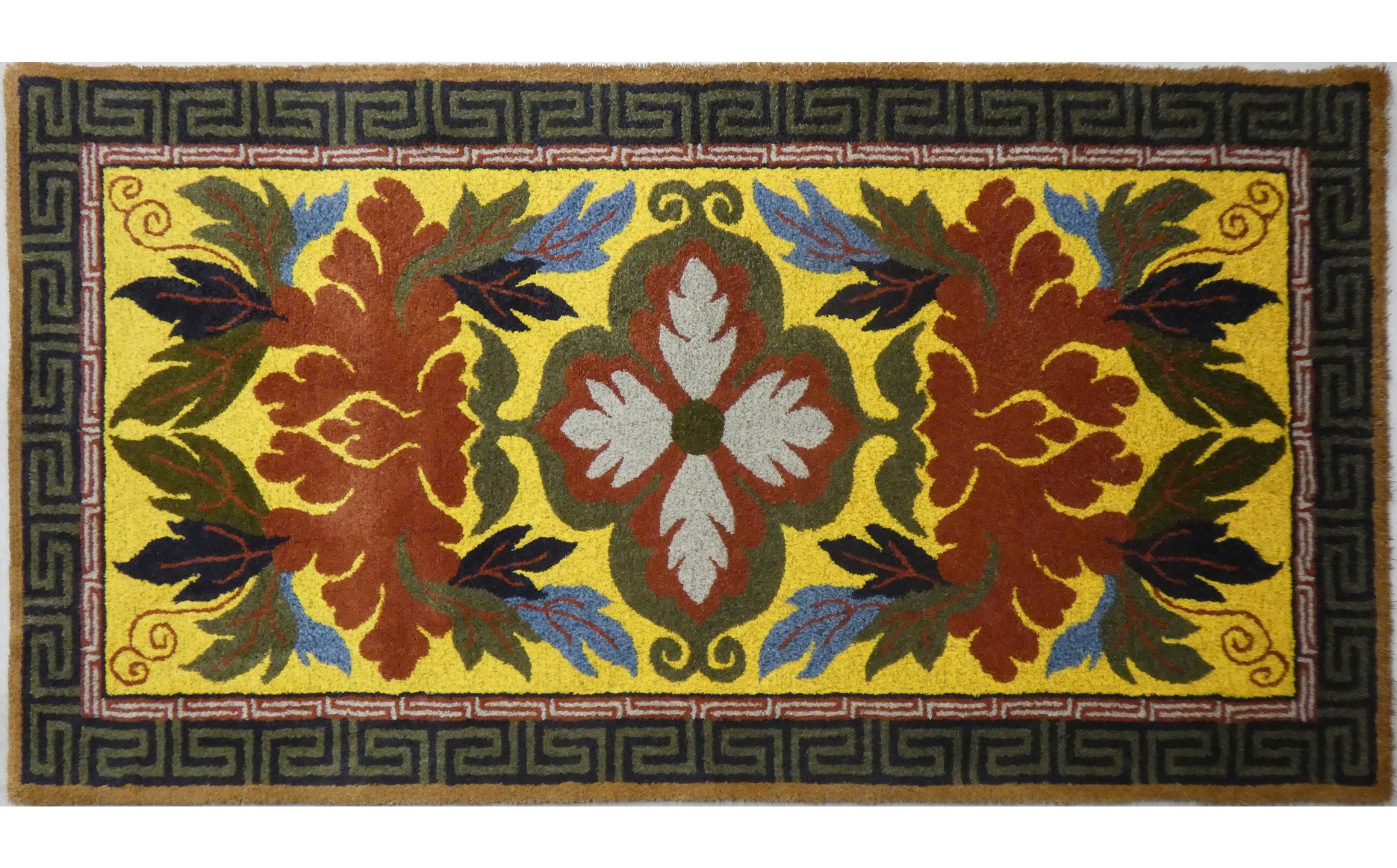 NEO鍋島緞通 牡丹花菱文縁二重雷文 黄支子地(90×180cm)