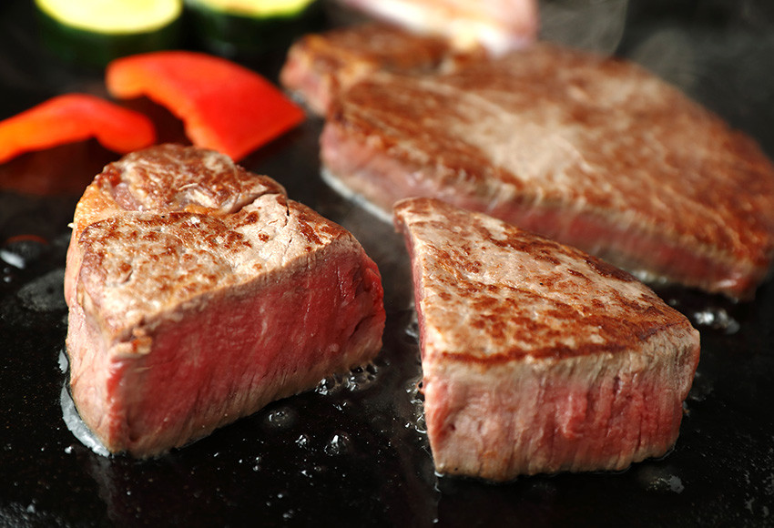 ご家族や大切な方との特別な食事やおもてなしの場に最適です。